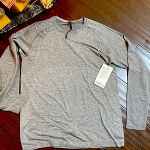 Lululemon men’s long sleeve